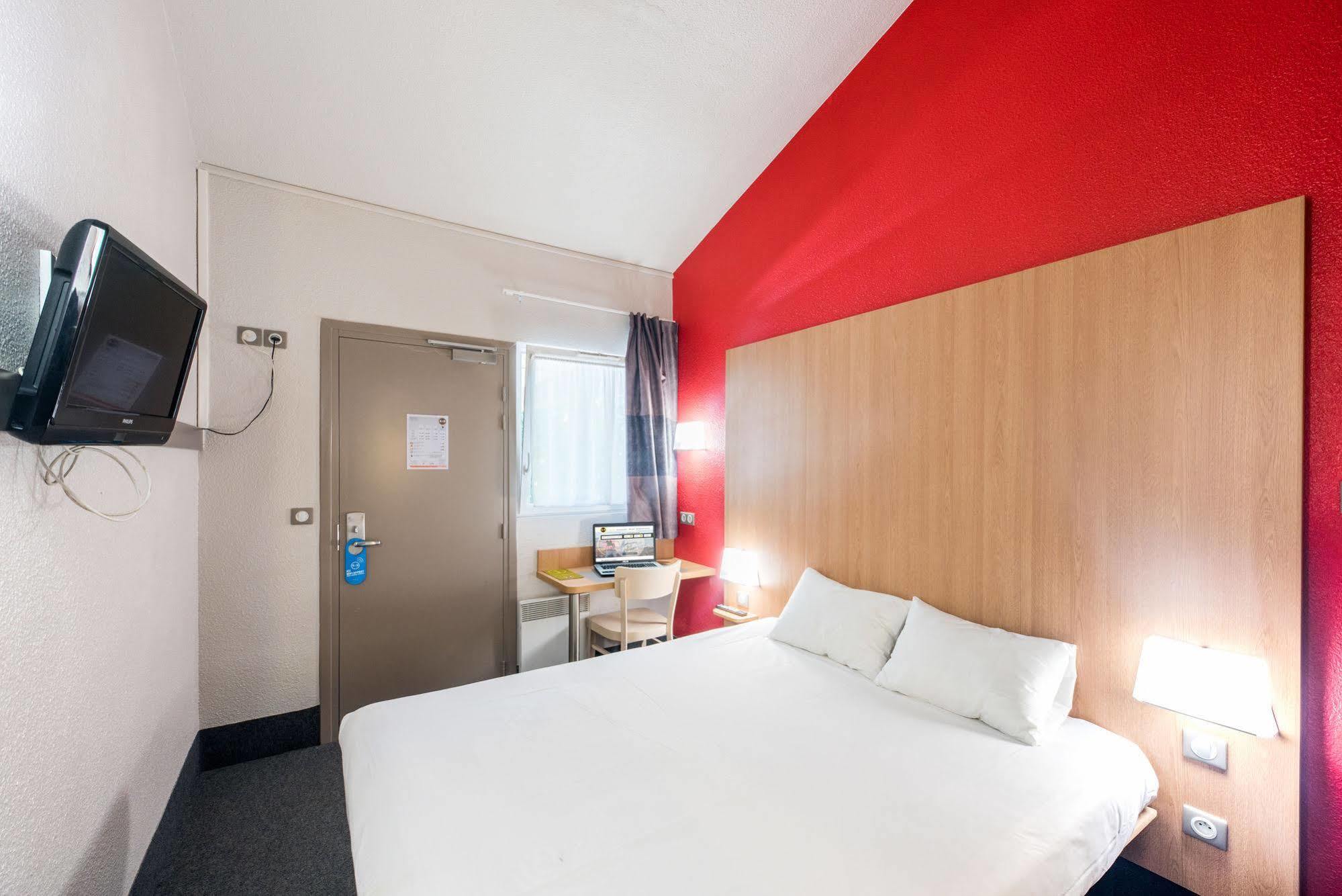 B&B Hotel Brest Kergaradec Aeroport グエヌー エクステリア 写真