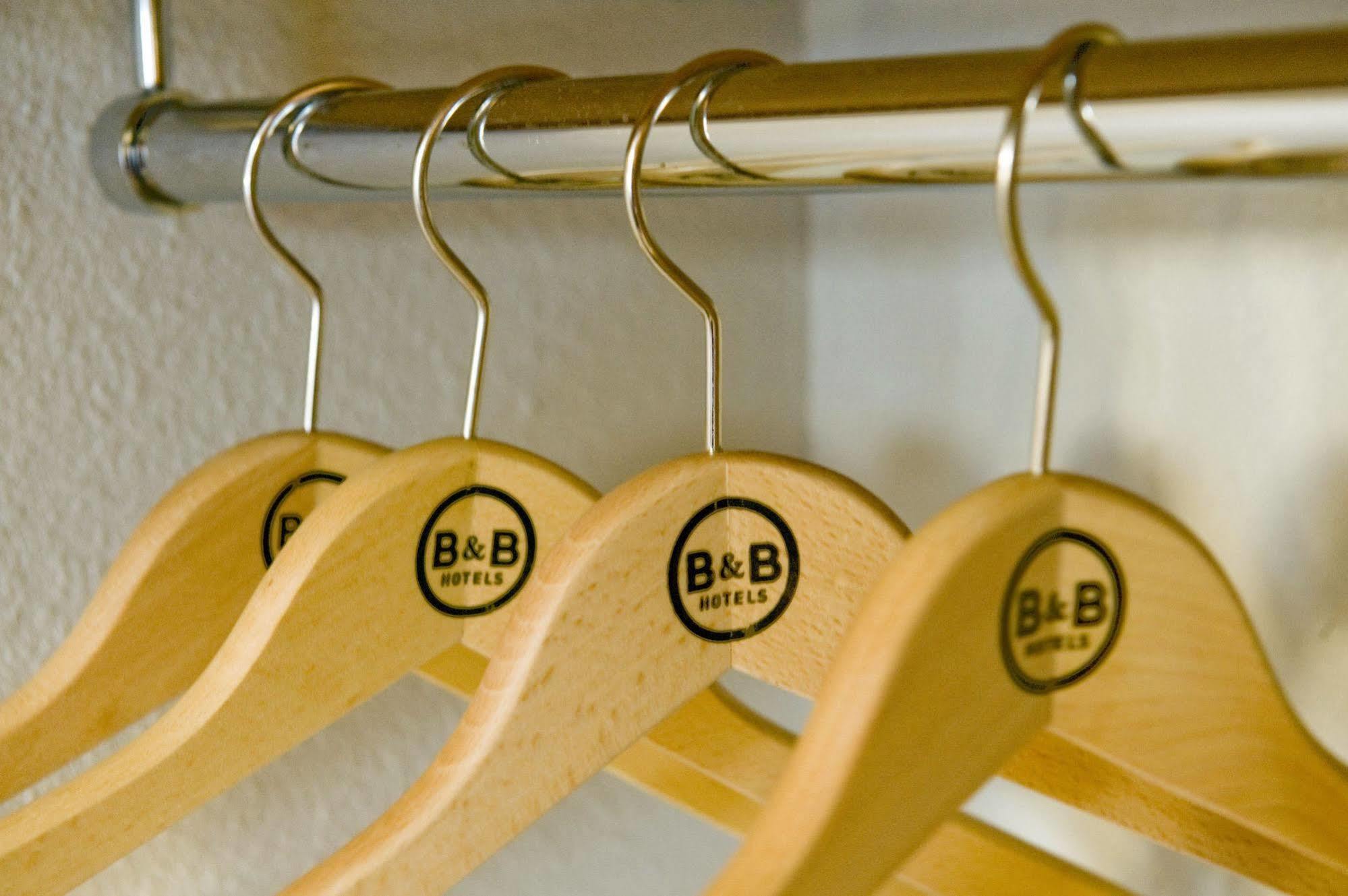 B&B Hotel Brest Kergaradec Aeroport グエヌー エクステリア 写真