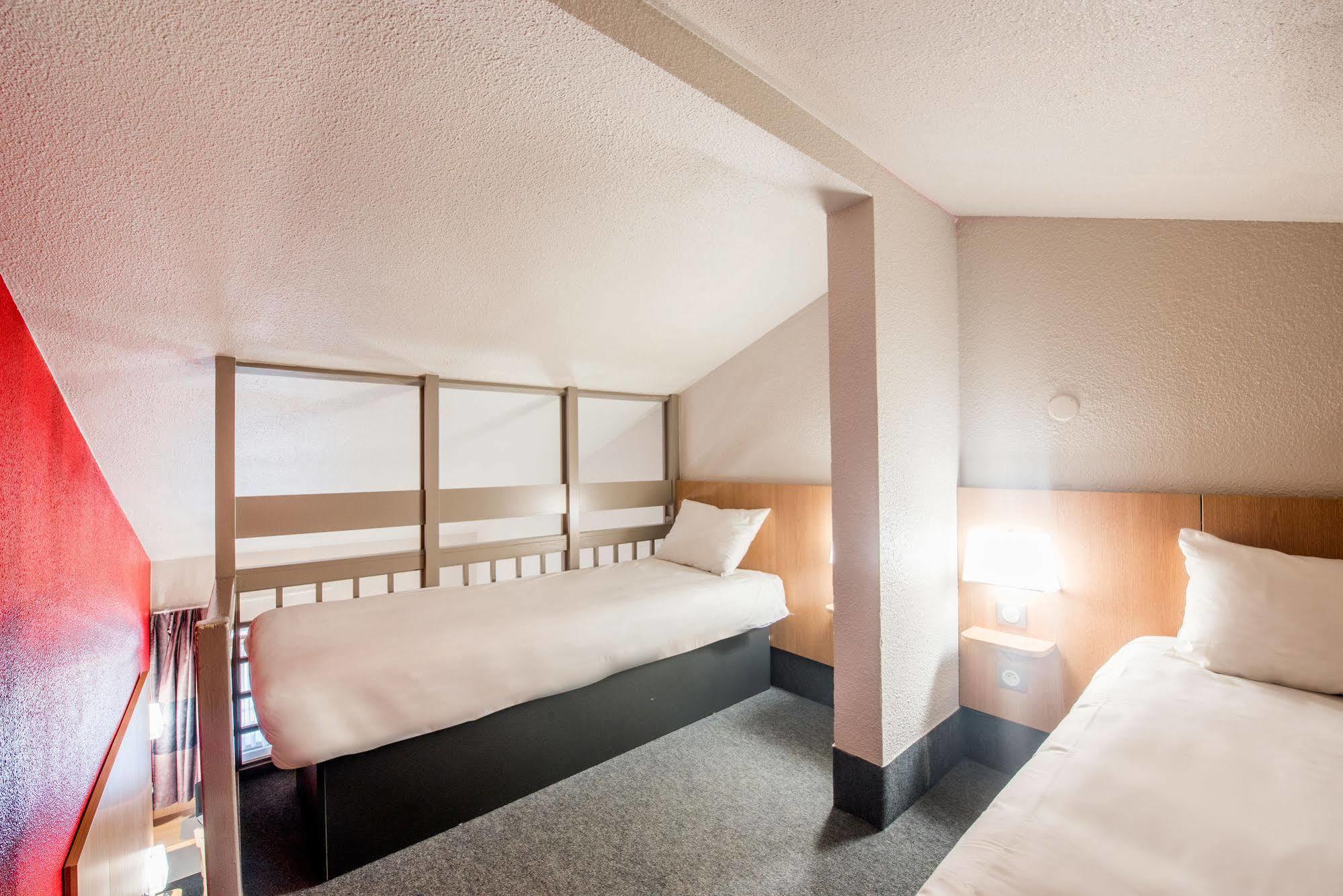 B&B Hotel Brest Kergaradec Aeroport グエヌー エクステリア 写真