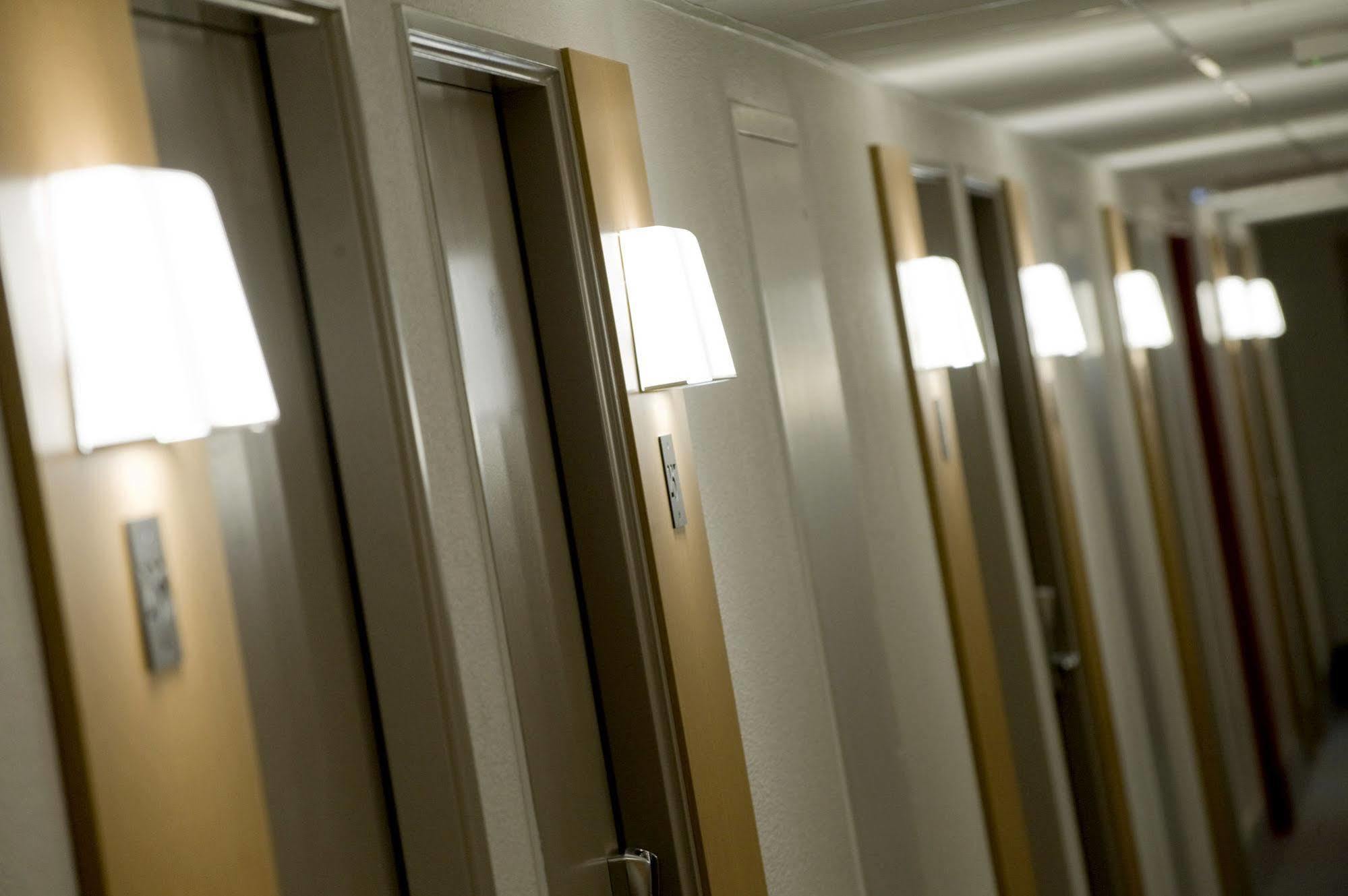 B&B Hotel Brest Kergaradec Aeroport グエヌー エクステリア 写真